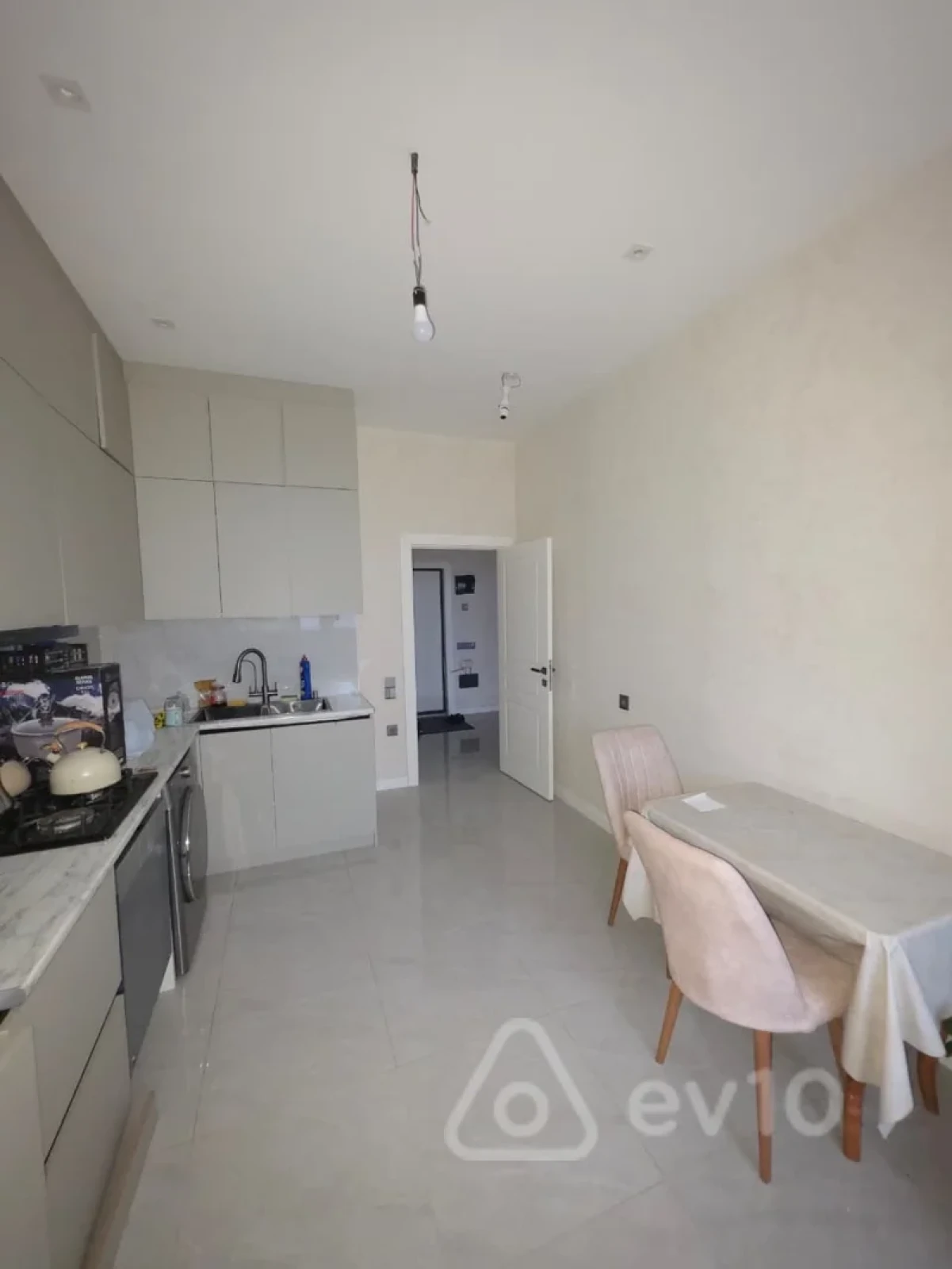 Satılır 2 otaqlı yeni tikili 90 m²