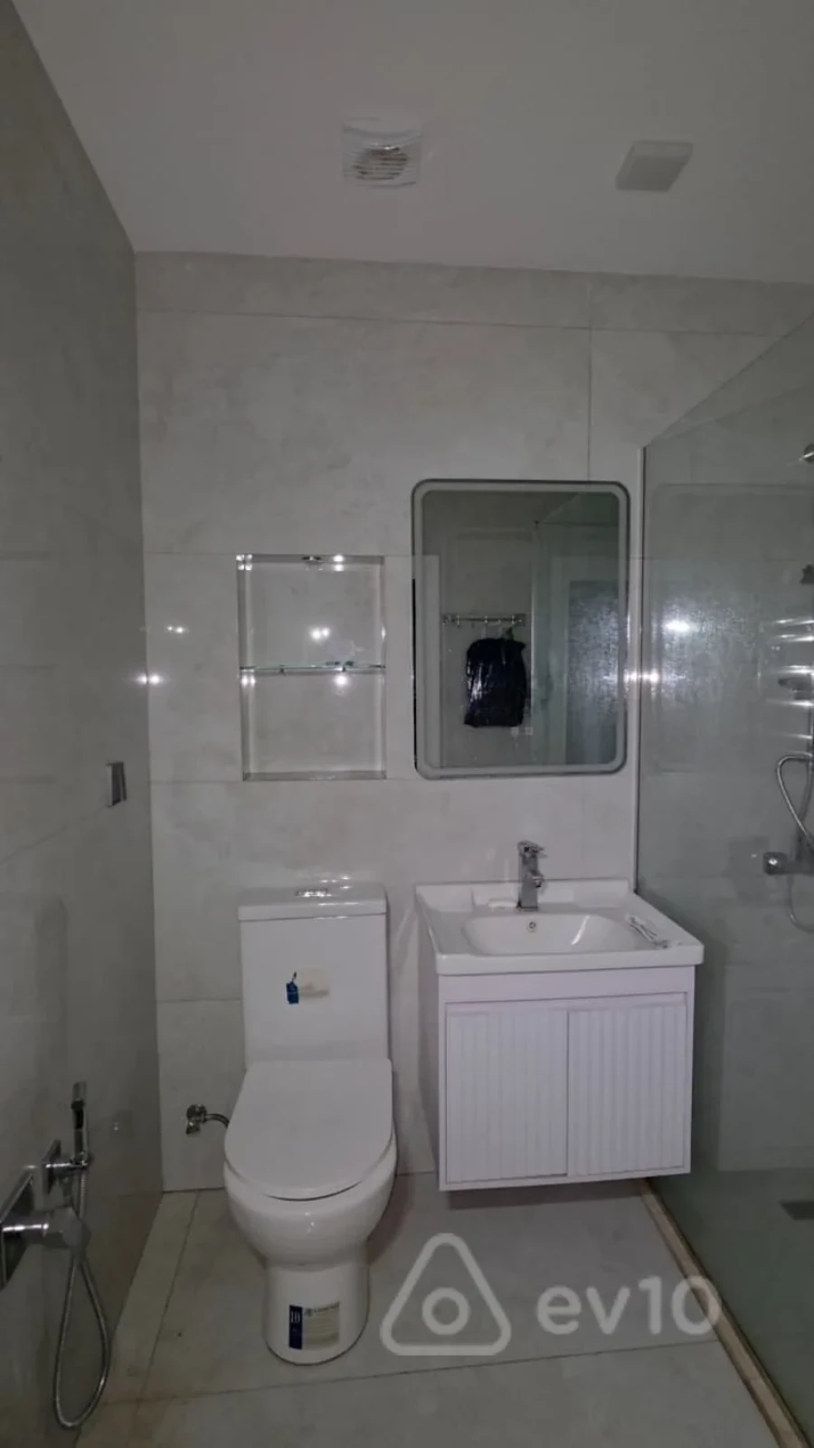 Satılır 2 otaqlı yeni tikili 90 m²