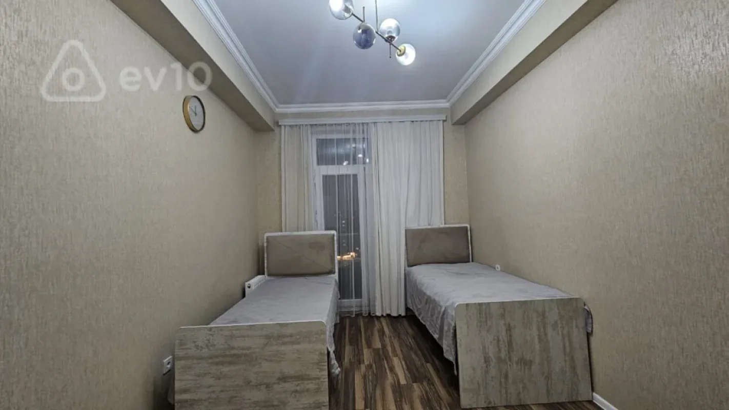Kirayə verilir 3 otaqlı yeni tikili 80 m²