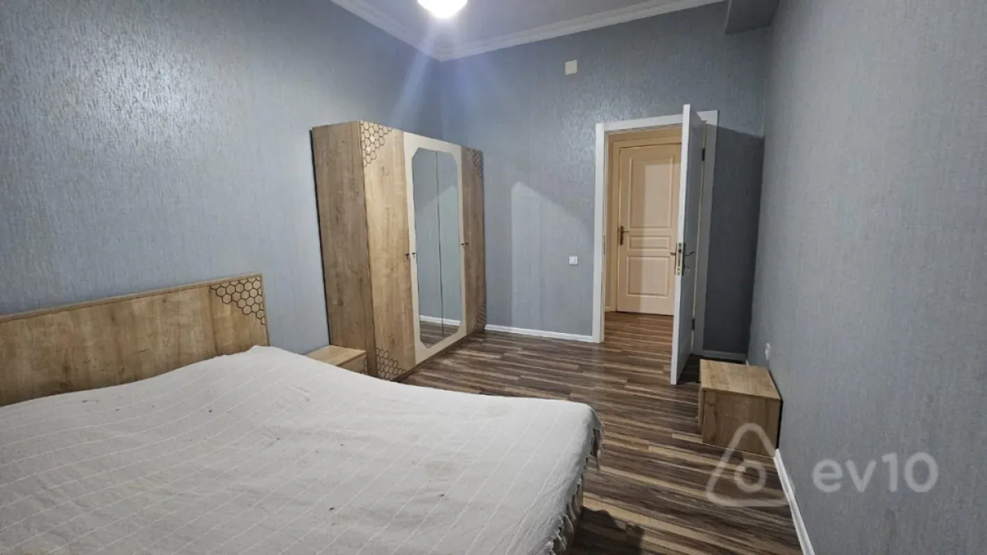 Kirayə verilir 3 otaqlı yeni tikili 80 m²