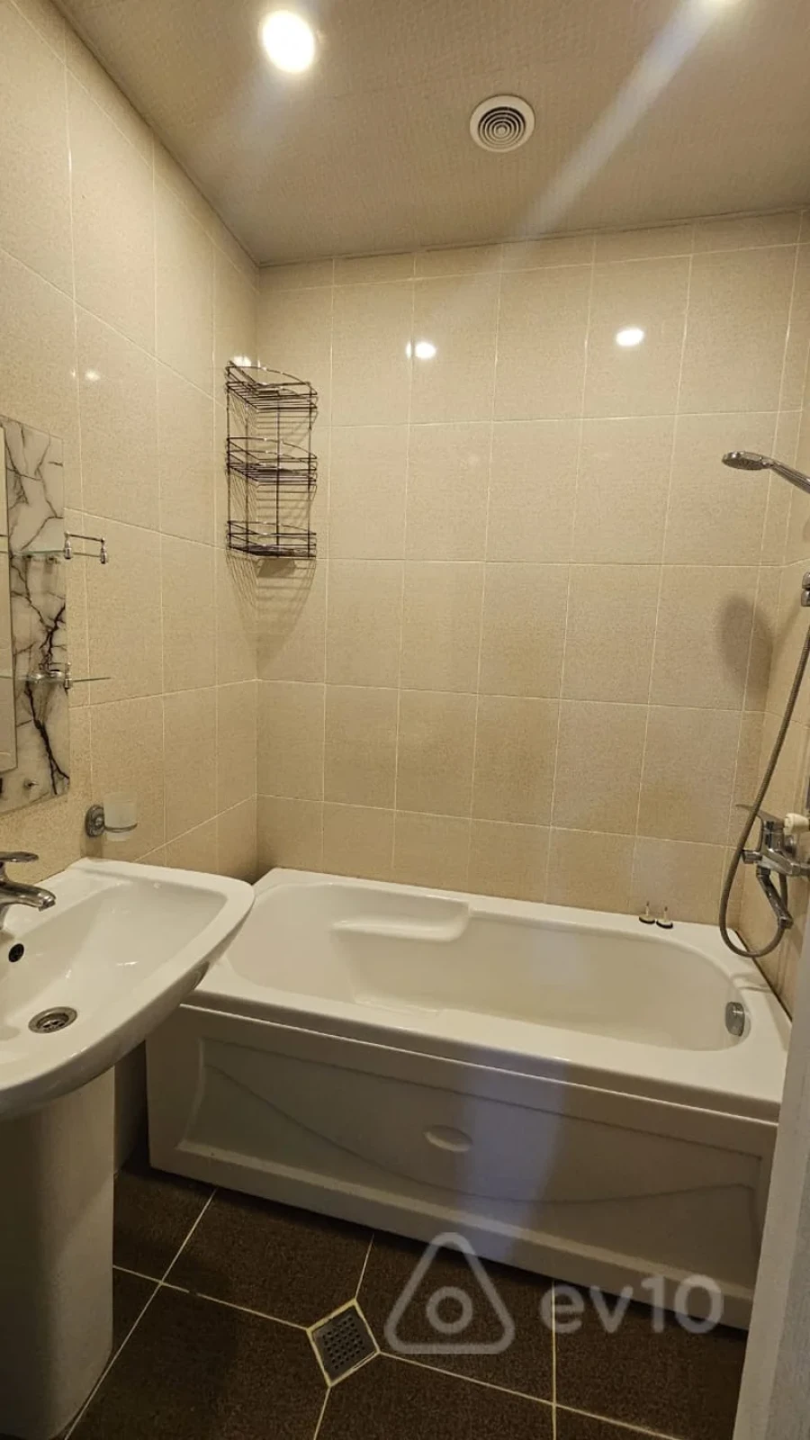Kirayə verilir 3 otaqlı yeni tikili 80 m²