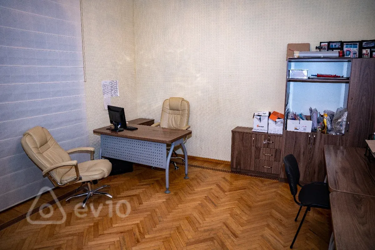 Kirayə verilir 10 otaqlı ofis 522 m²