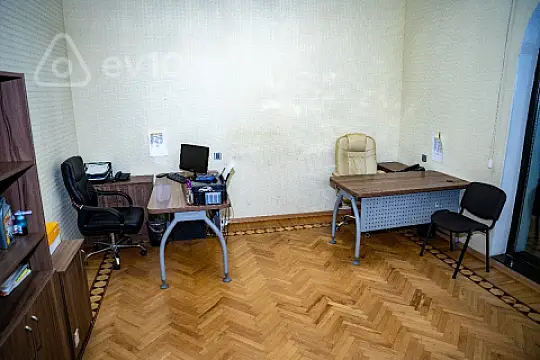 Kirayə verilir 10 otaqlı ofis 522 m²