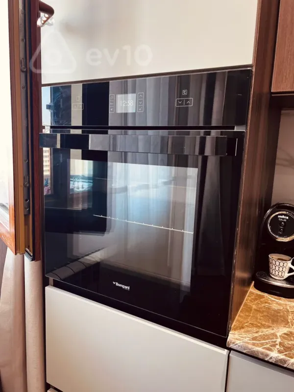 Satılır 3 otaqlı yeni tikili 160 m²