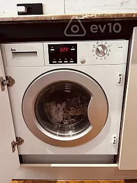 Satılır 3 otaqlı yeni tikili 160 m²