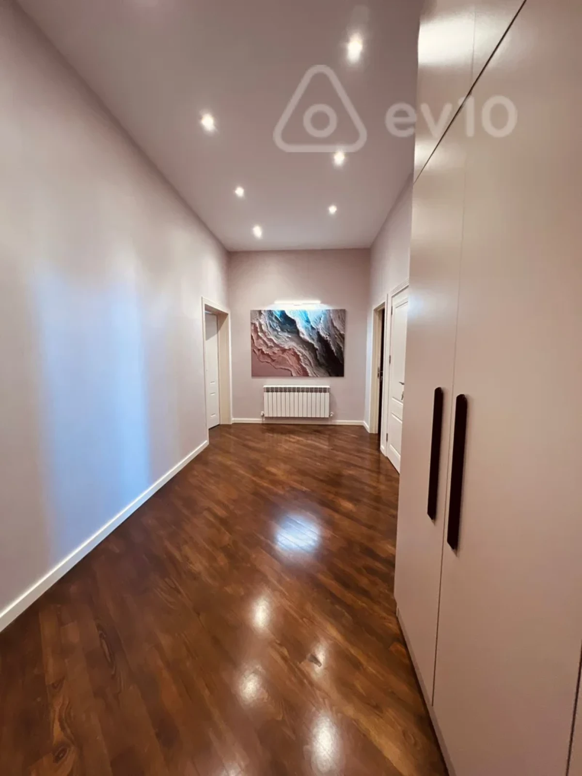 Satılır 3 otaqlı yeni tikili 160 m²