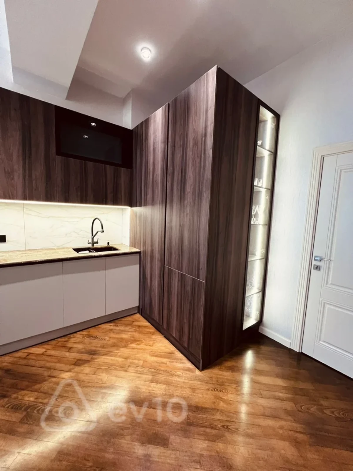 Satılır 3 otaqlı yeni tikili 160 m²