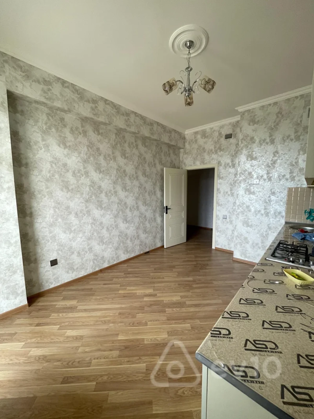 Kirayə verilir 3 otaqlı yeni tikili 120 m²