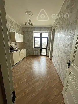 Kirayə verilir 3 otaqlı yeni tikili 120 m²