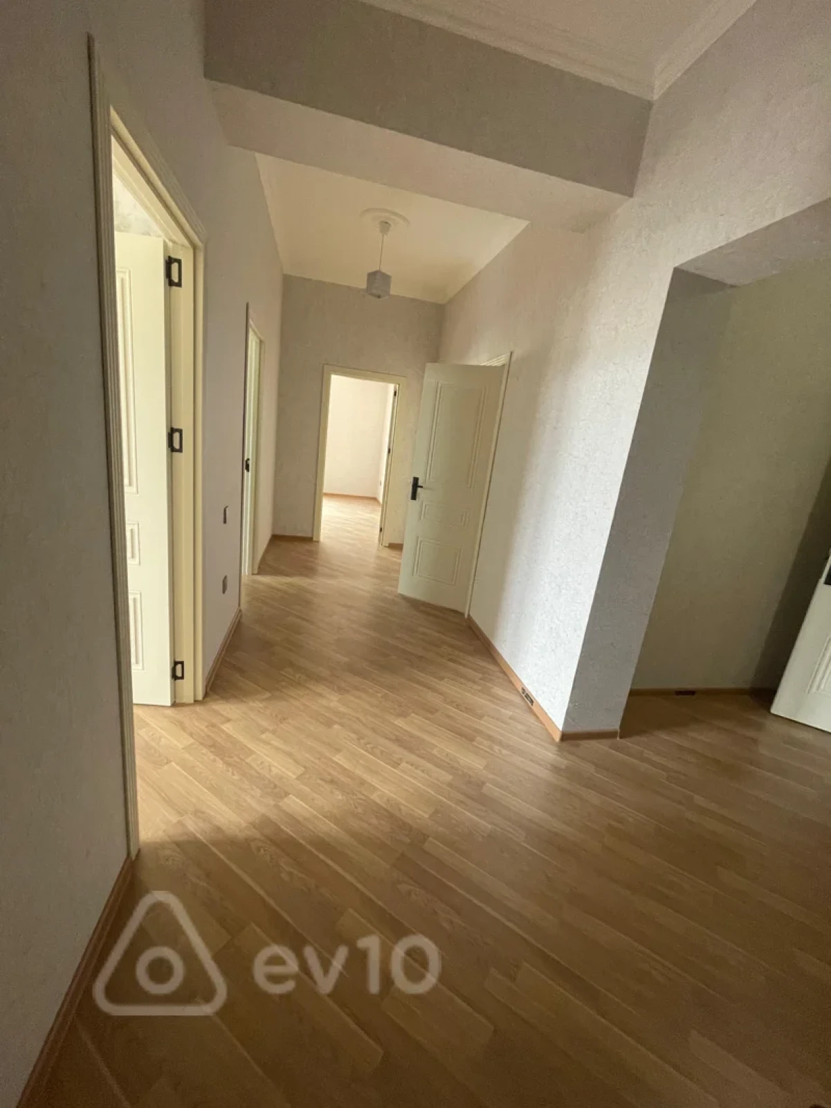 Kirayə verilir 3 otaqlı yeni tikili 120 m²