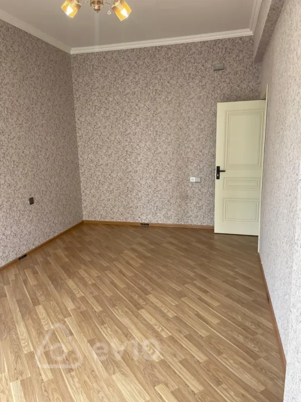 Kirayə verilir 3 otaqlı yeni tikili 120 m²