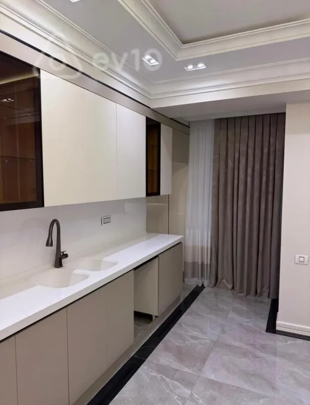 Satılır 4 otaqlı yeni tikili 189 m²