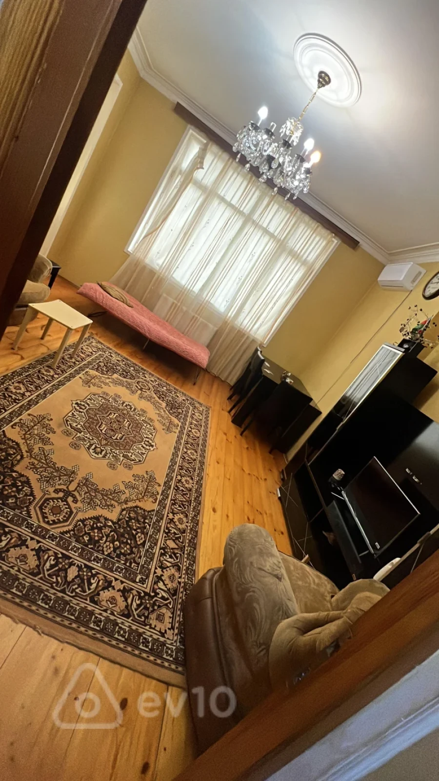 Kirayə verilir 2 otaqlı yeni tikili 250 m²