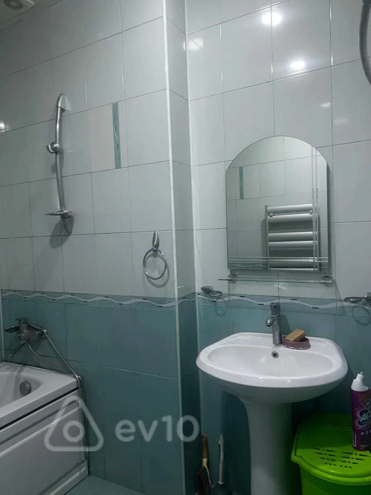 Kirayə verilir 2 otaqlı yeni tikili 250 m²
