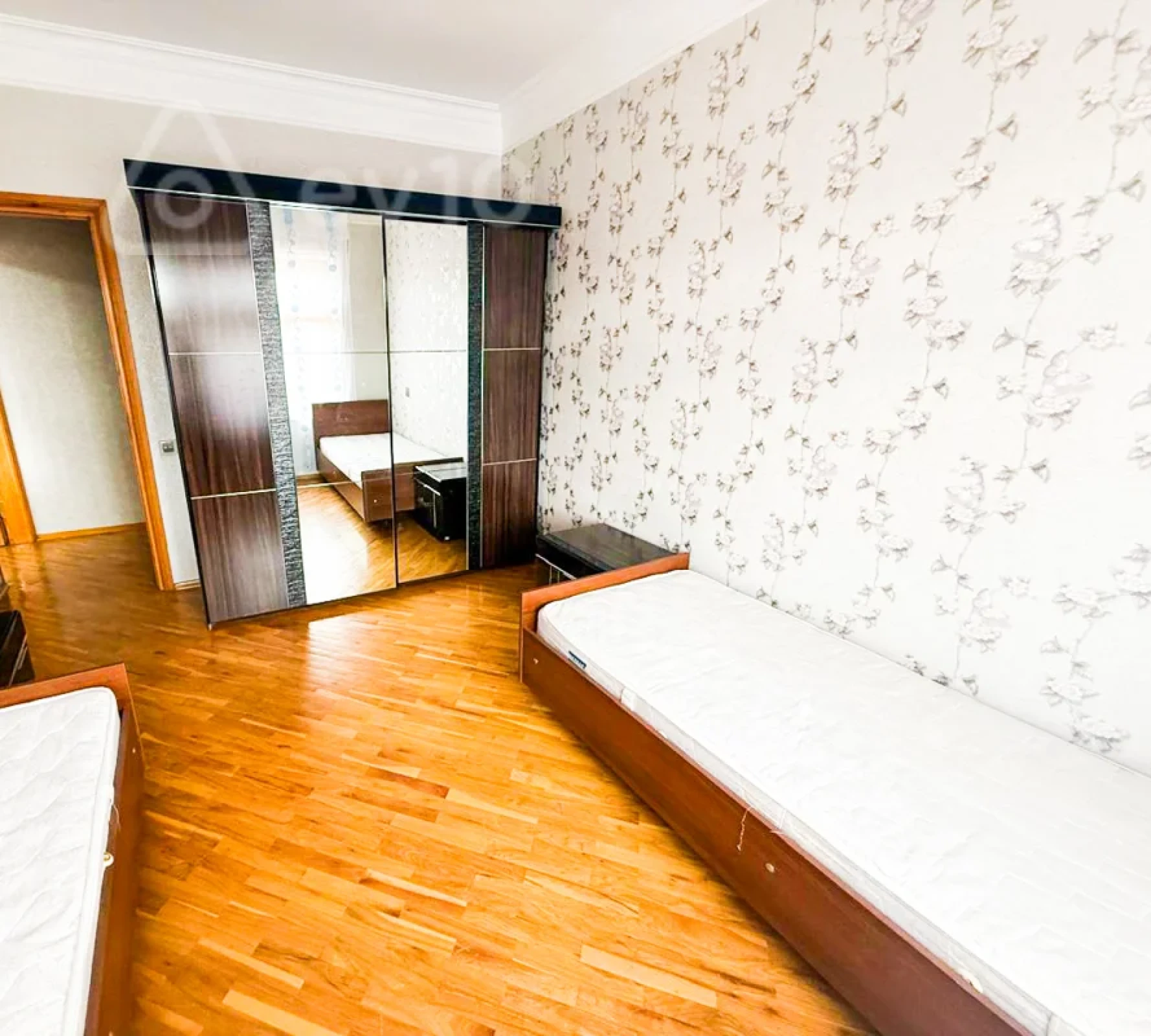 Kirayə verilir 2 otaqlı köhnə tikili 60 m²