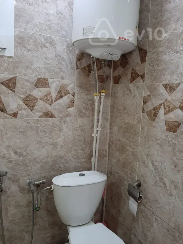 Kirayə verilir 1 otaqlı köhnə tikili 60 m²