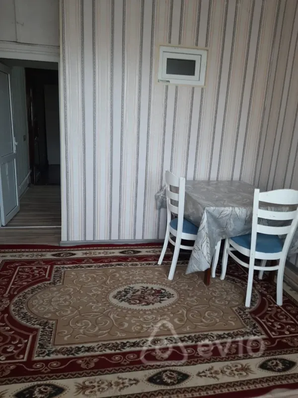 Kirayə verilir 1 otaqlı köhnə tikili 60 m²