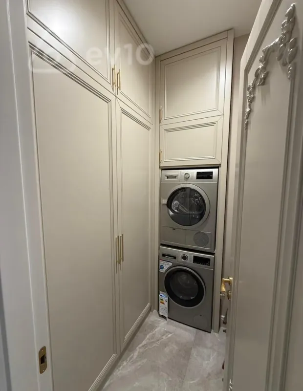 Satılır 4 otaqlı yeni tikili 240 m²