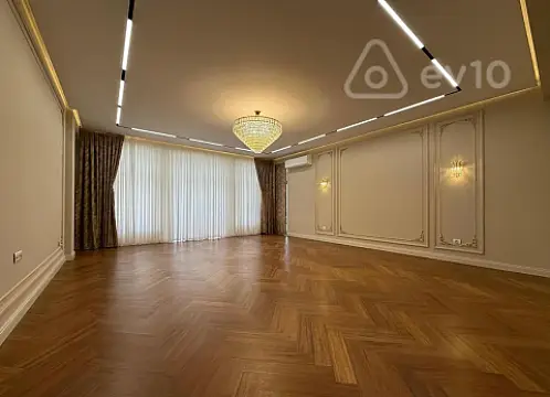 Satılır 4 otaqlı yeni tikili 240 m²