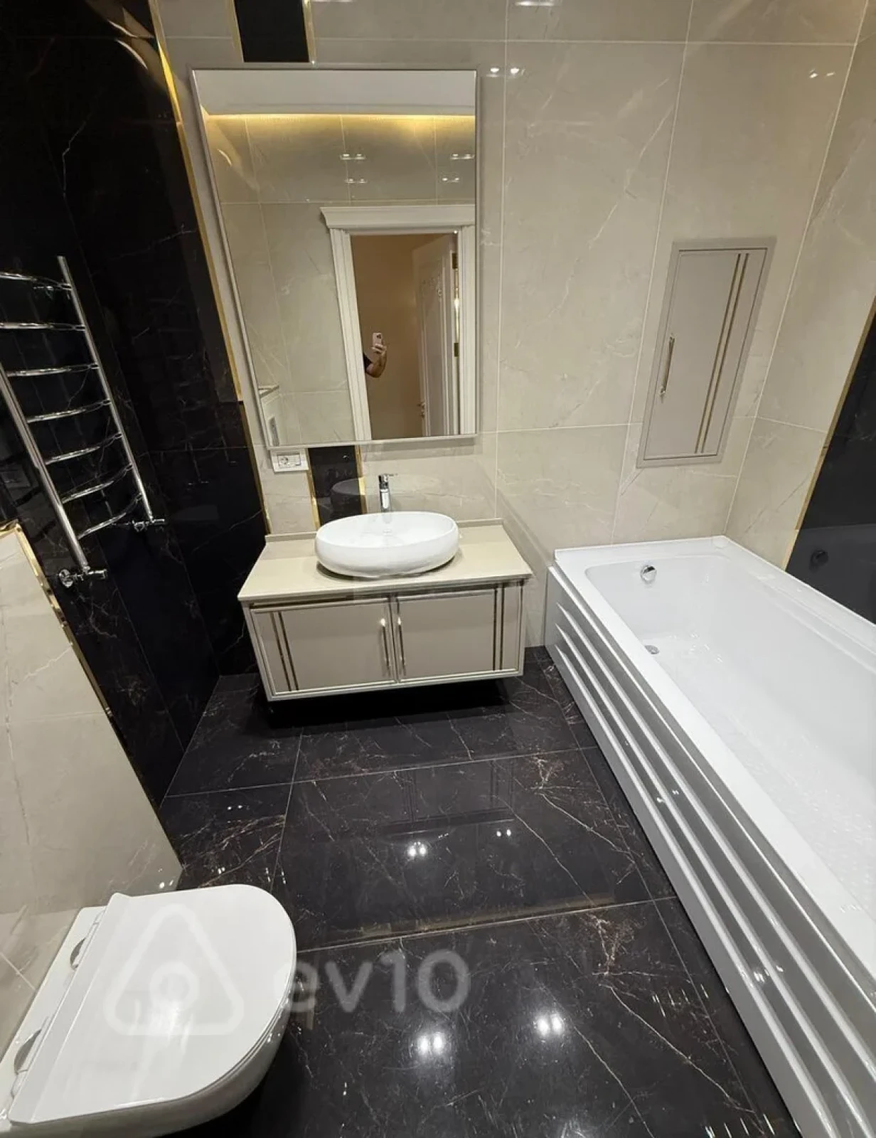 Satılır 4 otaqlı yeni tikili 240 m²