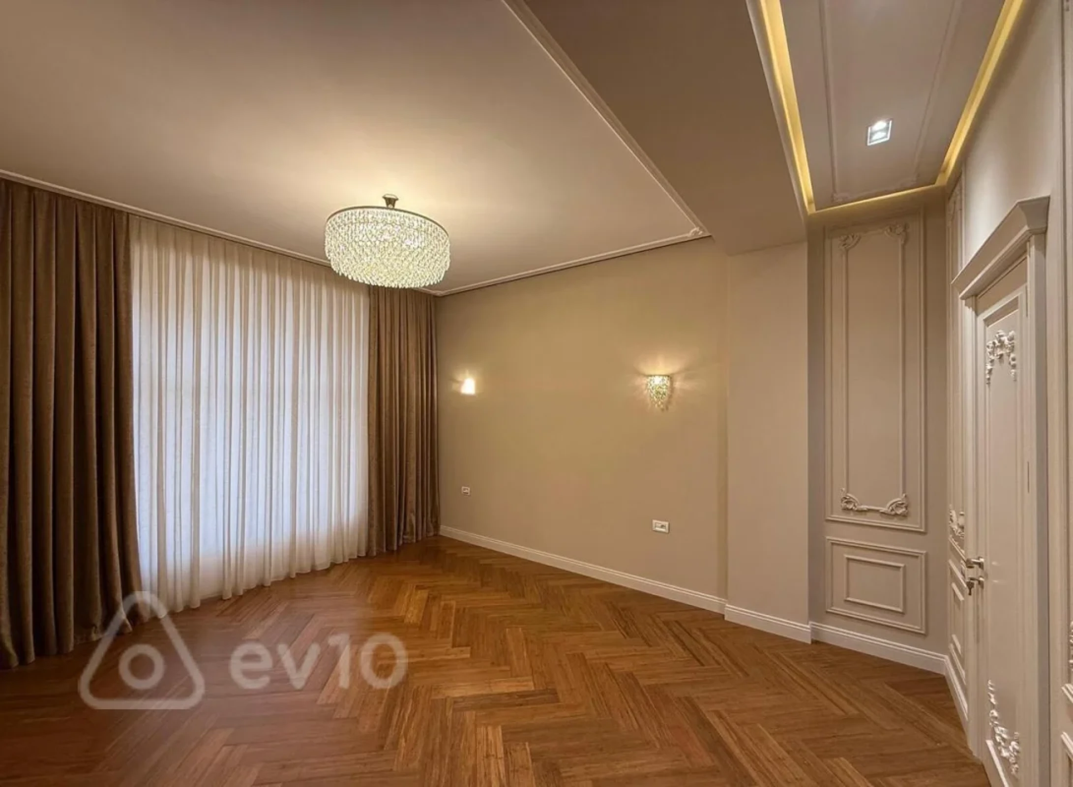 Satılır 4 otaqlı yeni tikili 240 m²
