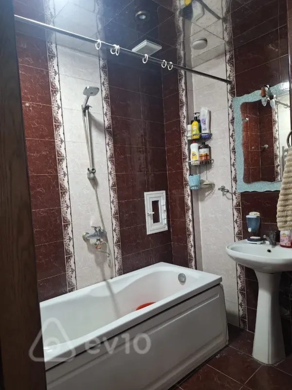 Kirayə verilir 2 otaqlı yeni tikili 80 m²