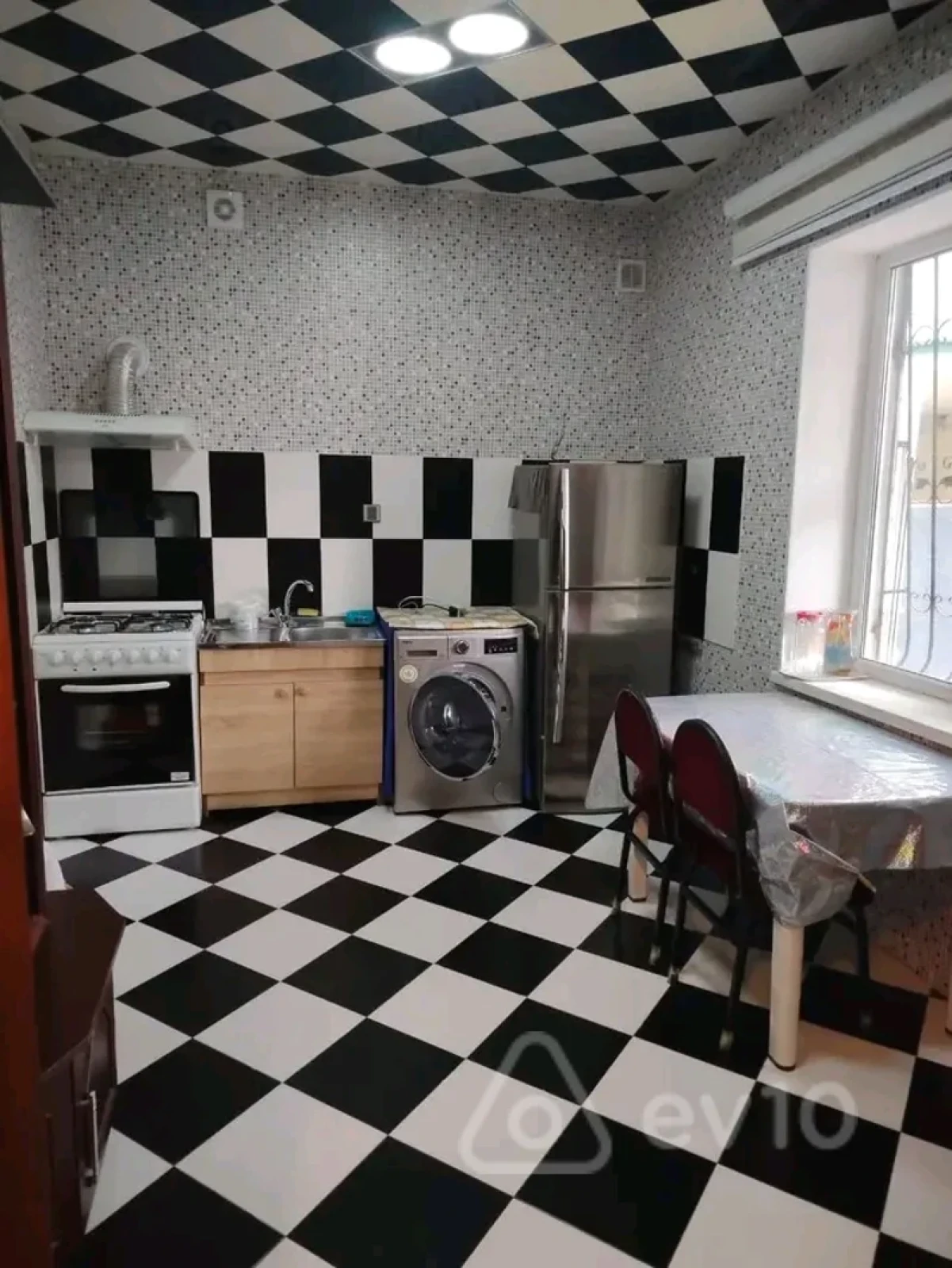 Kirayə verilir 2 otaqlı həyət evi 80 m²