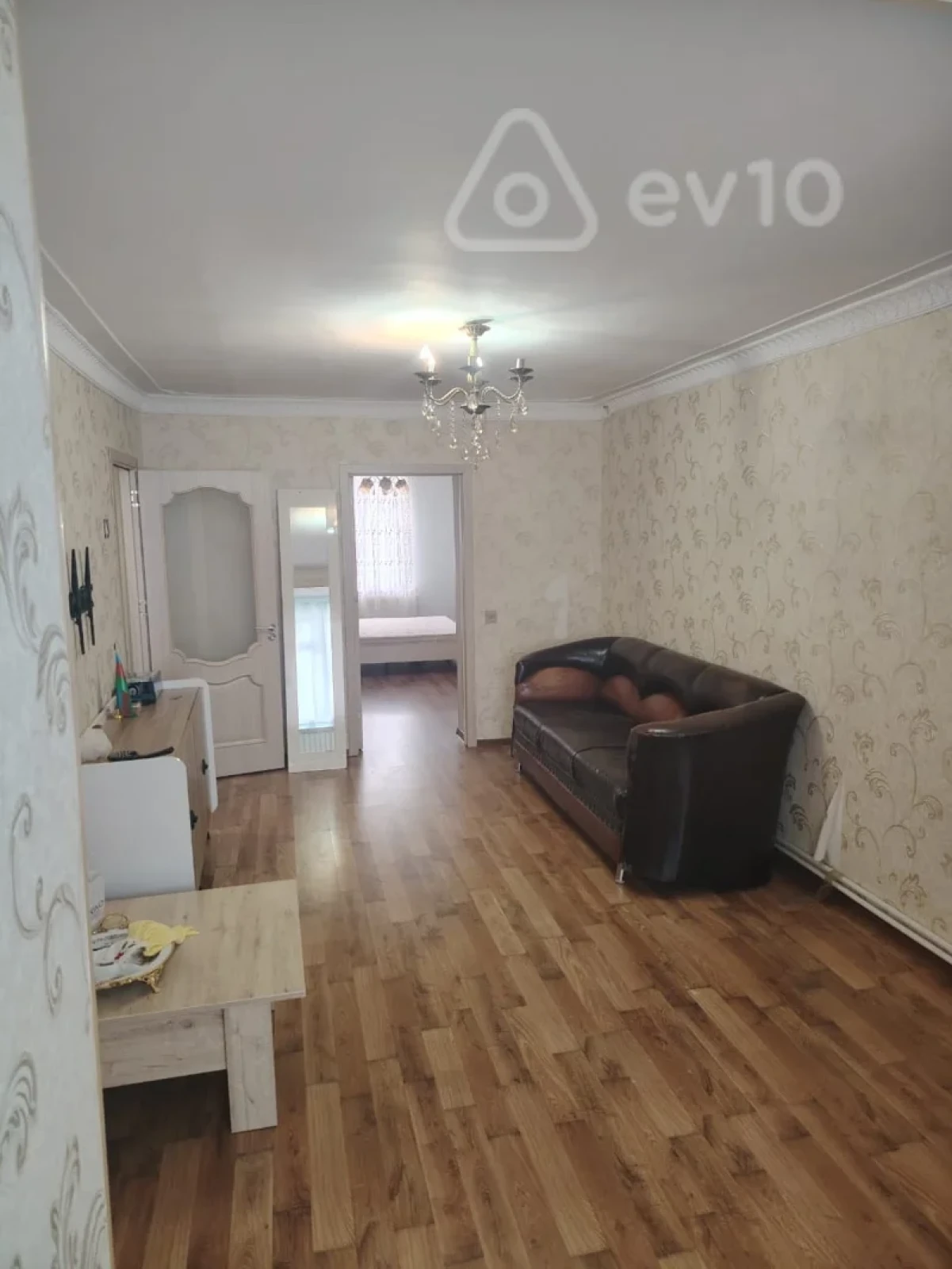 Kirayə verilir 2 otaqlı köhnə tikili 60 m²