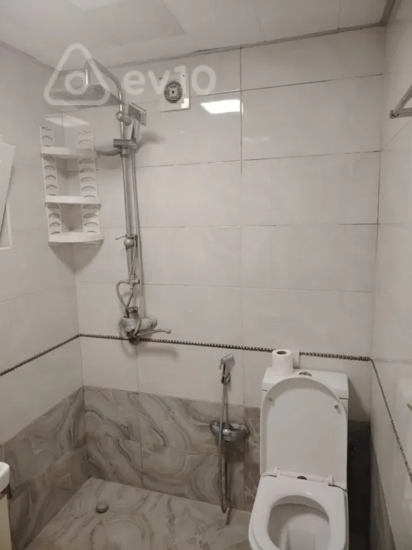 Kirayə verilir 2 otaqlı köhnə tikili 60 m²