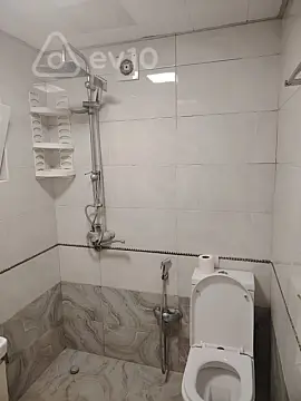 Kirayə verilir 2 otaqlı köhnə tikili 60 m²