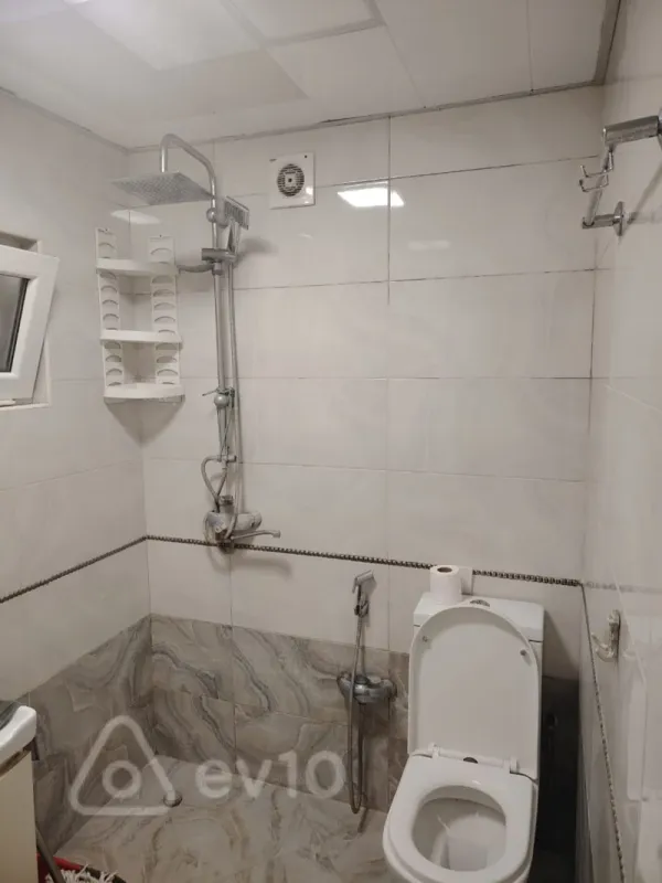 Kirayə verilir 2 otaqlı köhnə tikili 60 m²