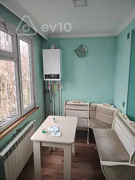 Kirayə verilir 2 otaqlı köhnə tikili 60 m²