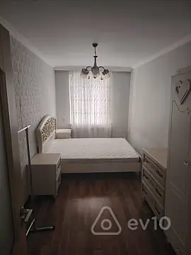 Kirayə verilir 2 otaqlı köhnə tikili 60 m²