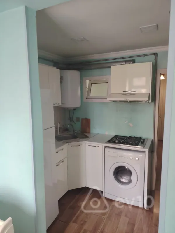 Kirayə verilir 2 otaqlı köhnə tikili 60 m²