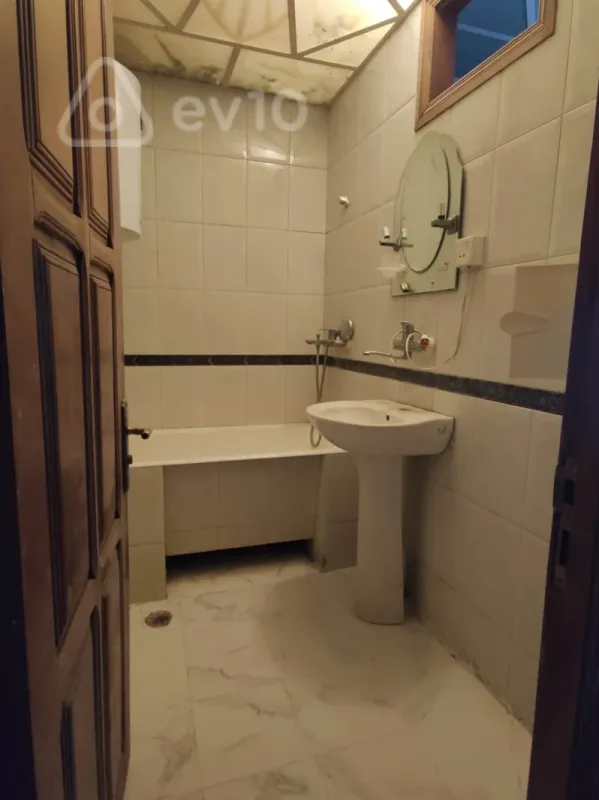 Kirayə verilir 3 otaqlı yeni tikili 85 m²