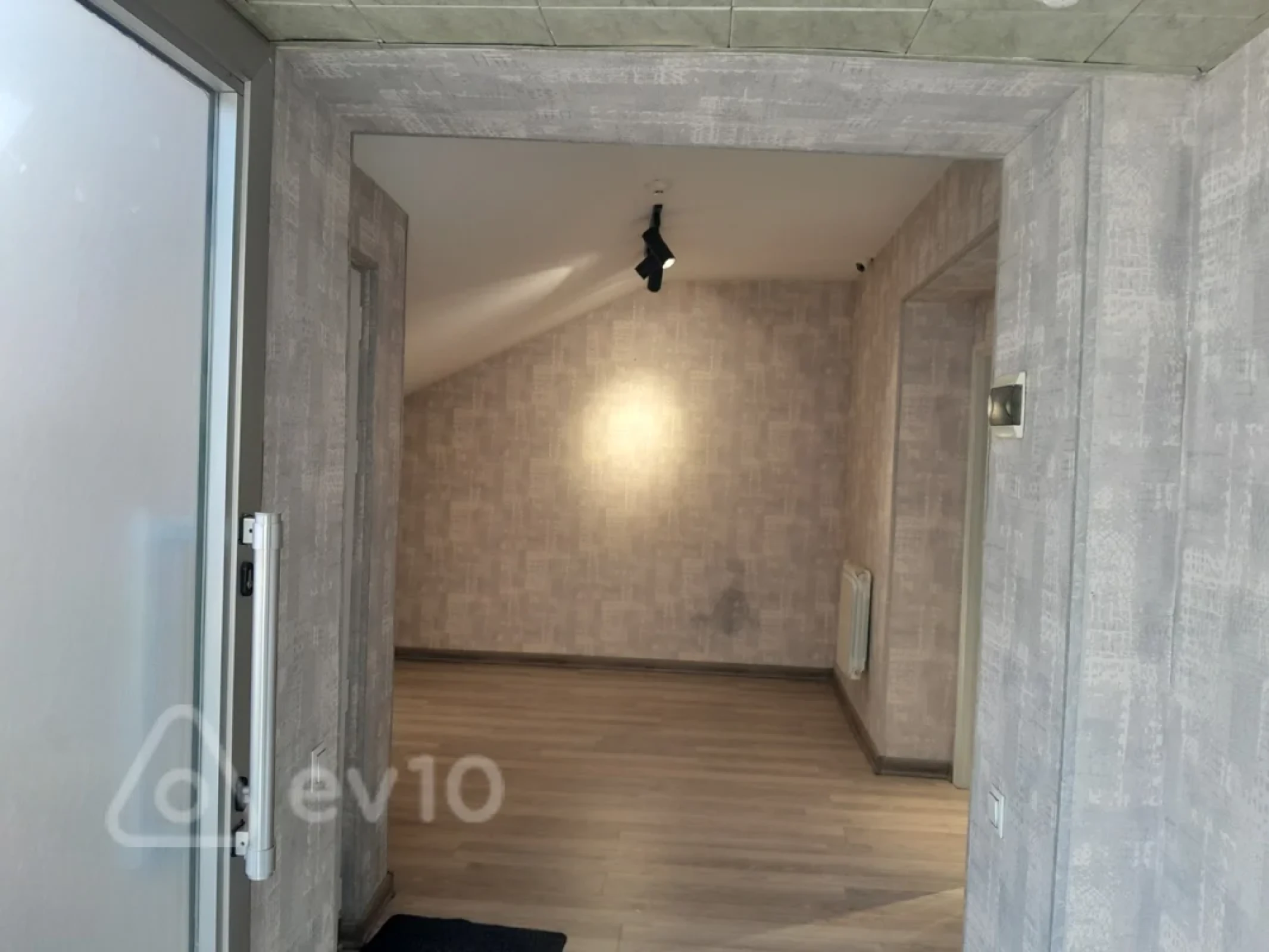 Kirayə verilir mənzil 65 m²