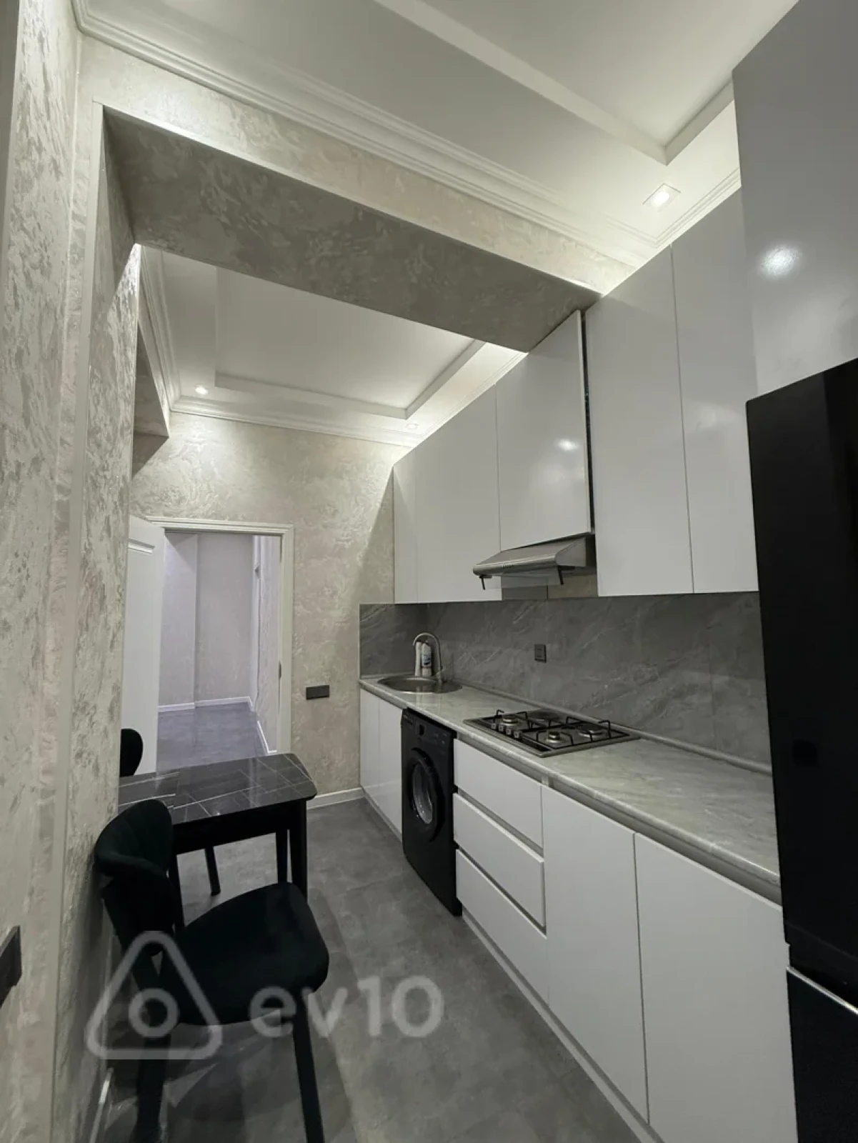 Kirayə verilir 3 otaqlı yeni tikili 95 m²