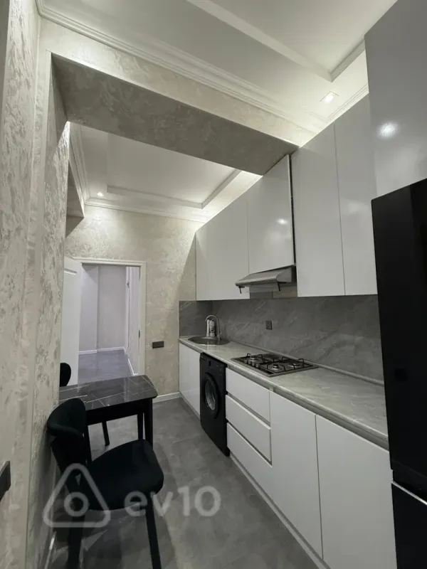 Kirayə verilir 3 otaqlı yeni tikili 95 m²