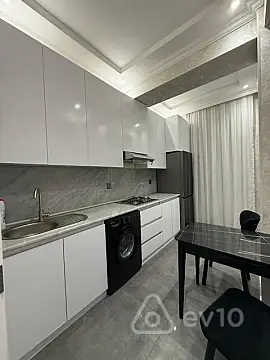 Kirayə verilir 3 otaqlı yeni tikili 95 m²