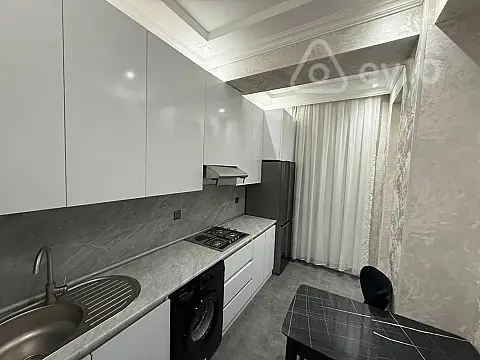 Kirayə verilir 3 otaqlı yeni tikili 95 m²