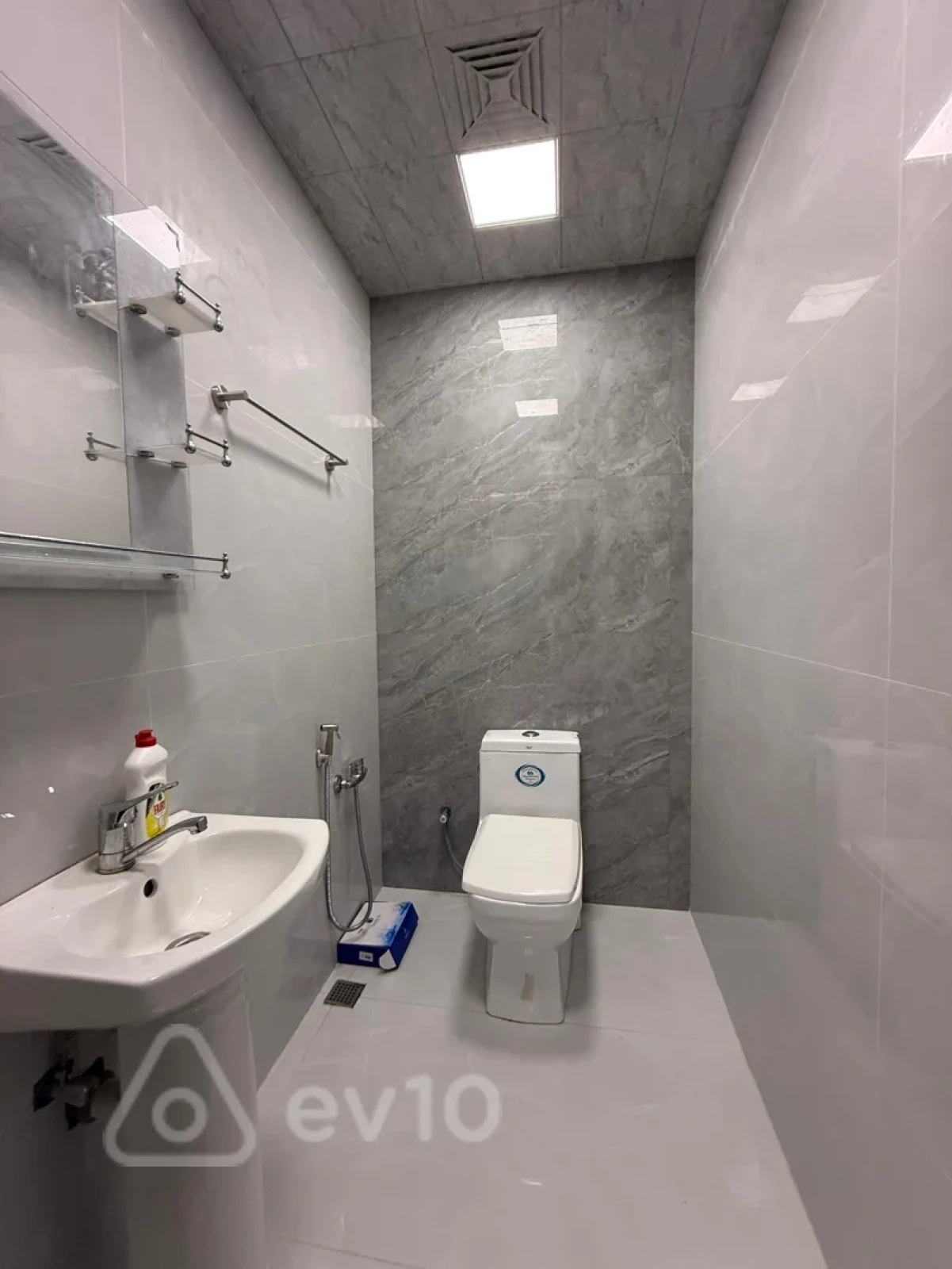 Kirayə verilir 3 otaqlı yeni tikili 95 m²