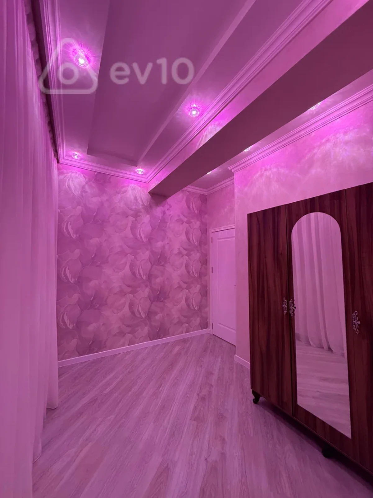 Kirayə verilir 3 otaqlı yeni tikili 95 m²