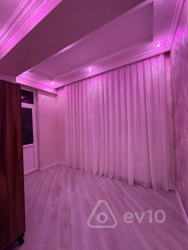 Kirayə verilir 3 otaqlı yeni tikili 95 m²