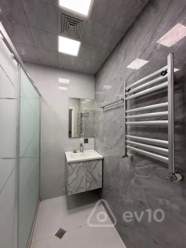 Kirayə verilir 3 otaqlı yeni tikili 95 m²