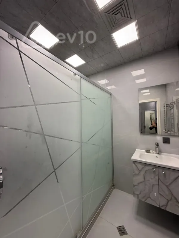 Kirayə verilir 3 otaqlı yeni tikili 95 m²