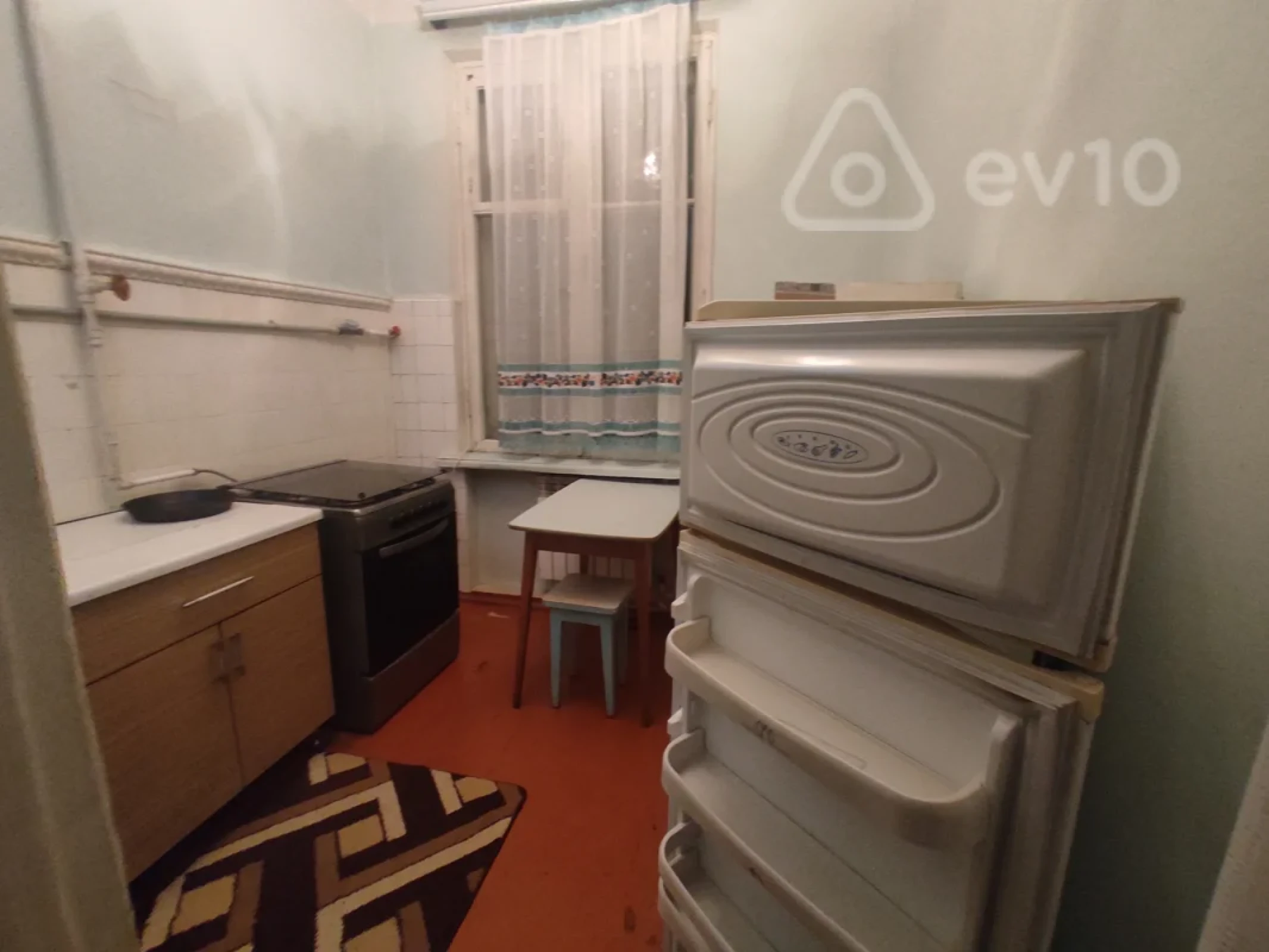 Kirayə verilir 2 otaqlı köhnə tikili 65 m²