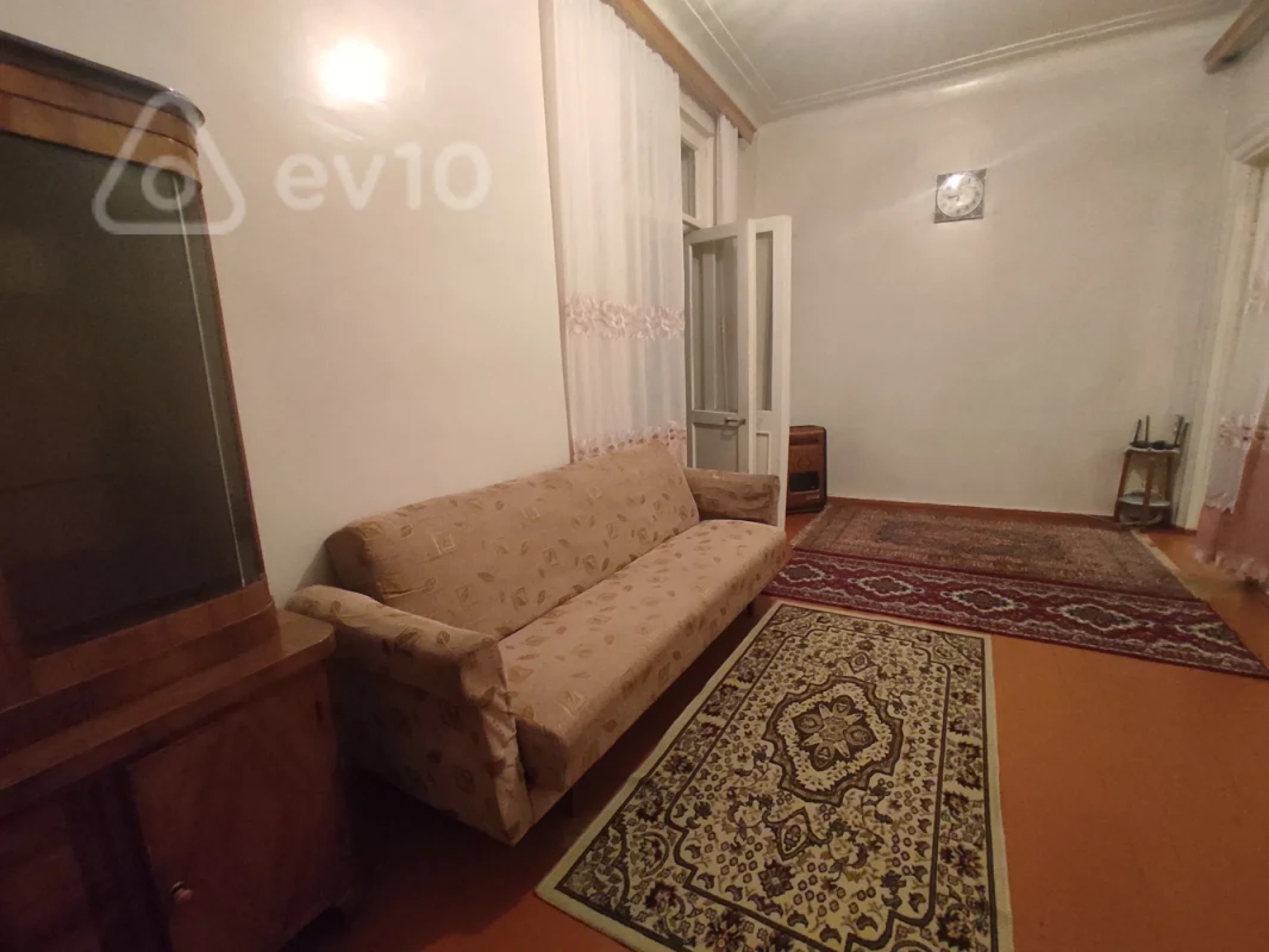 Kirayə verilir 2 otaqlı köhnə tikili 65 m²