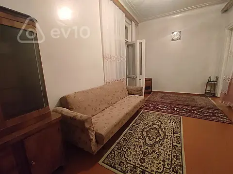 Kirayə verilir 2 otaqlı köhnə tikili 65 m²