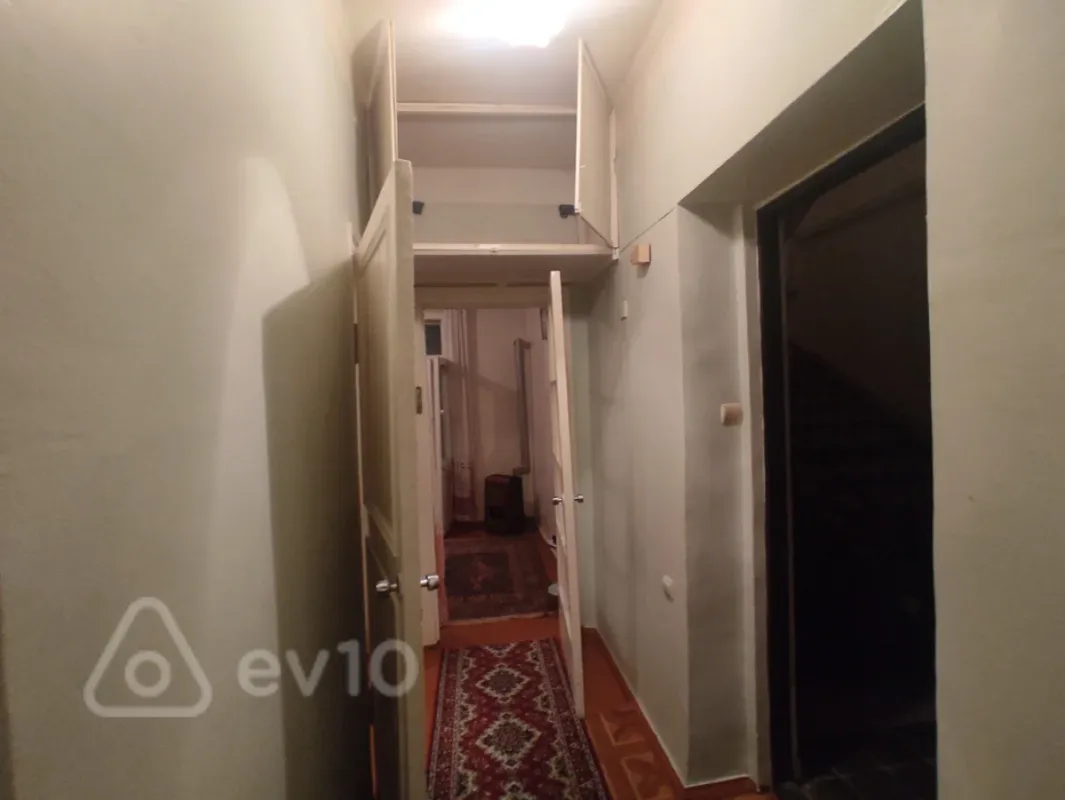 Kirayə verilir 2 otaqlı köhnə tikili 65 m²