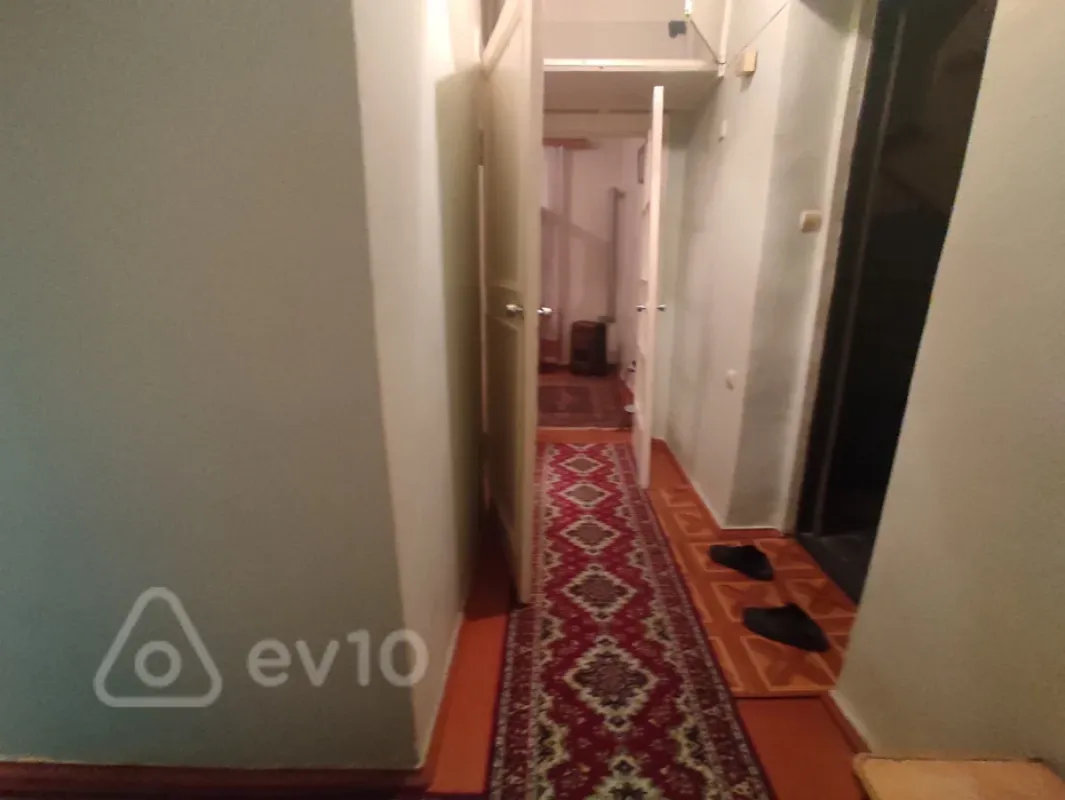 Kirayə verilir 2 otaqlı köhnə tikili 65 m²